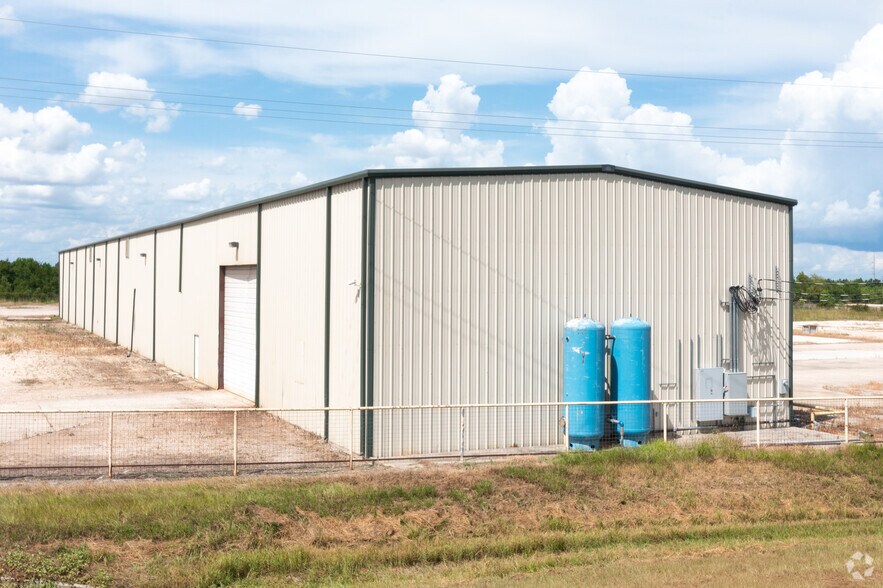 9556 FM 1960, Dayton, TX à louer - Photo principale – Image 1 sur 21