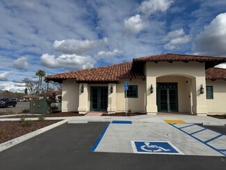 Plus de détails pour 5625 Avenida de Los Robles, Visalia, CA - Bureau/Médical à louer