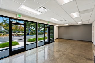 2730 S Harbor Blvd, Santa Ana, CA à louer Photo intérieure– Image 1 sur 11