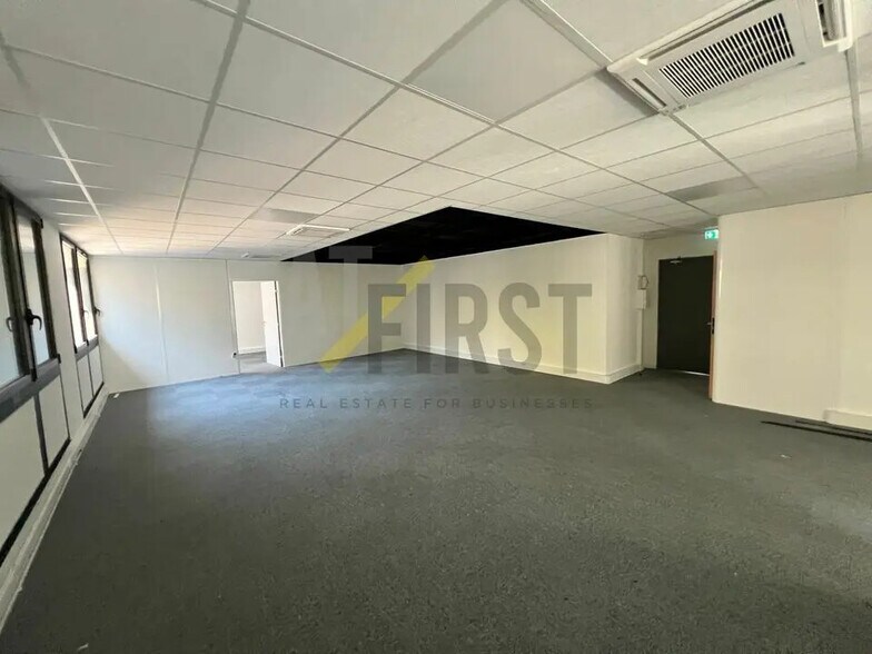 Bureau dans Valbonne à louer - Photo de l’immeuble – Image 3 sur 8