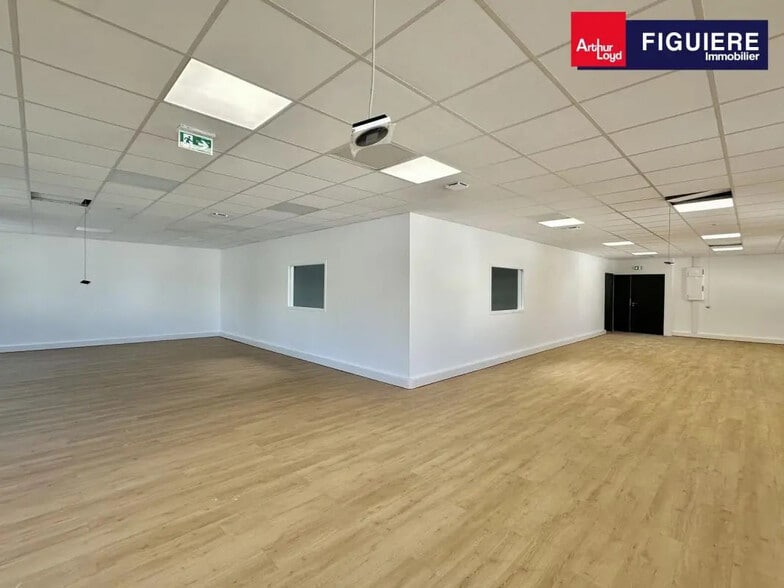 Chemin De La Bastide Blanche, Vitrolles à louer - Photo de l’immeuble – Image 2 sur 8