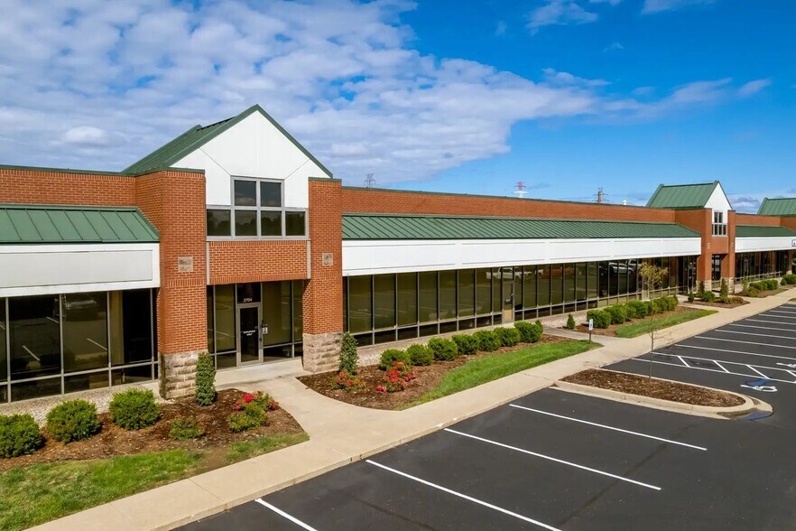 2720-2736 River Green Cir, Louisville, KY à louer - Photo de l’immeuble – Image 1 sur 6