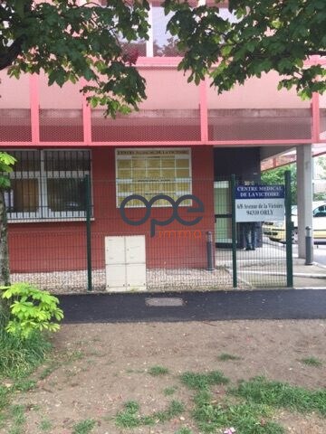 Local commercial dans Orly à vendre - Photo de l’immeuble – Image 1 sur 10