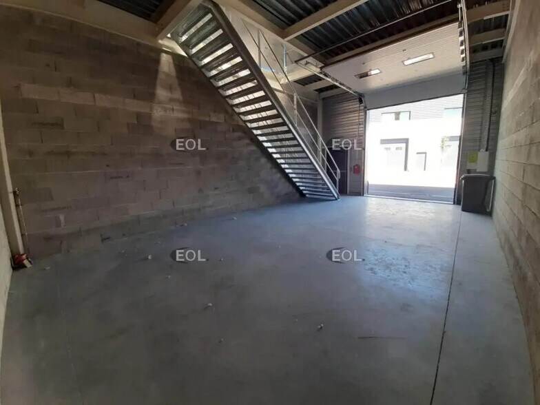 Local d’activités dans Valenton à louer - Photo de l’immeuble – Image 3 sur 7