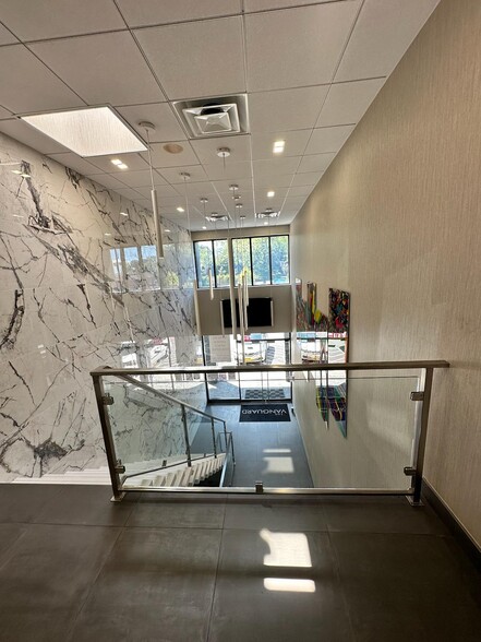 550-560 Smithtown Byp, Smithtown, NY à louer - Photo intérieure – Image 3 sur 6