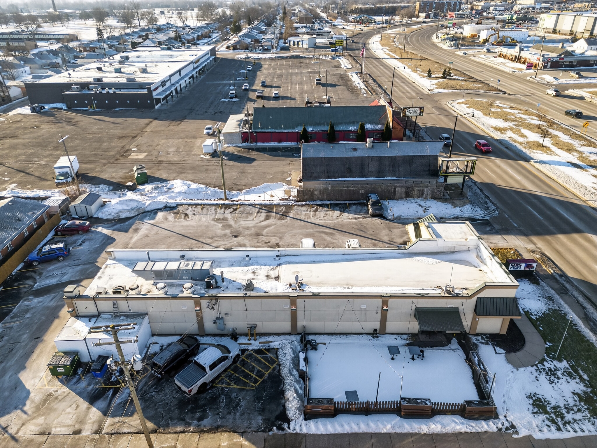 3807 Fort St, Wyandotte, MI à vendre Photo principale– Image 1 sur 19