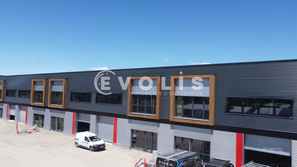 Industriel/Logistique dans Manosque à louer - Photo de l’immeuble – Image 3 sur 11