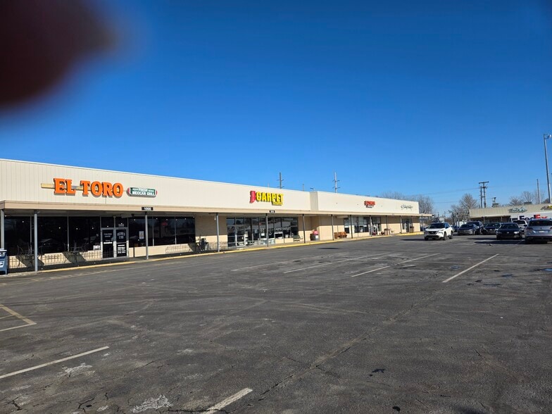 1000-1044 E Main St, Brownsburg, IN à louer - Photo de l’immeuble – Image 3 sur 4