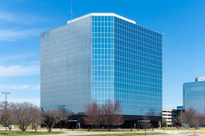 27350 W 11 Mile Rd, Southfield, MI à vendre - Photo de l’immeuble – Image 2 sur 11