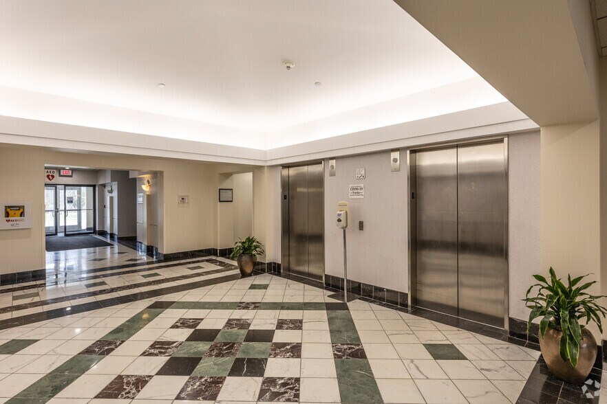 1009 Lenox Dr, Lawrenceville, NJ à louer - Hall d’entrée – Image 2 sur 4