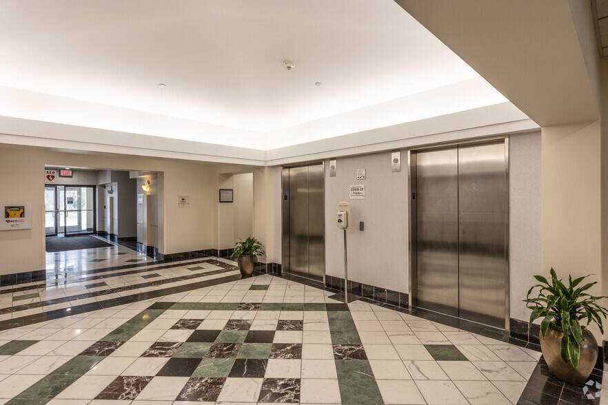 1009 Lenox Dr, Lawrenceville, NJ à louer - Hall d’entrée – Image 2 sur 4