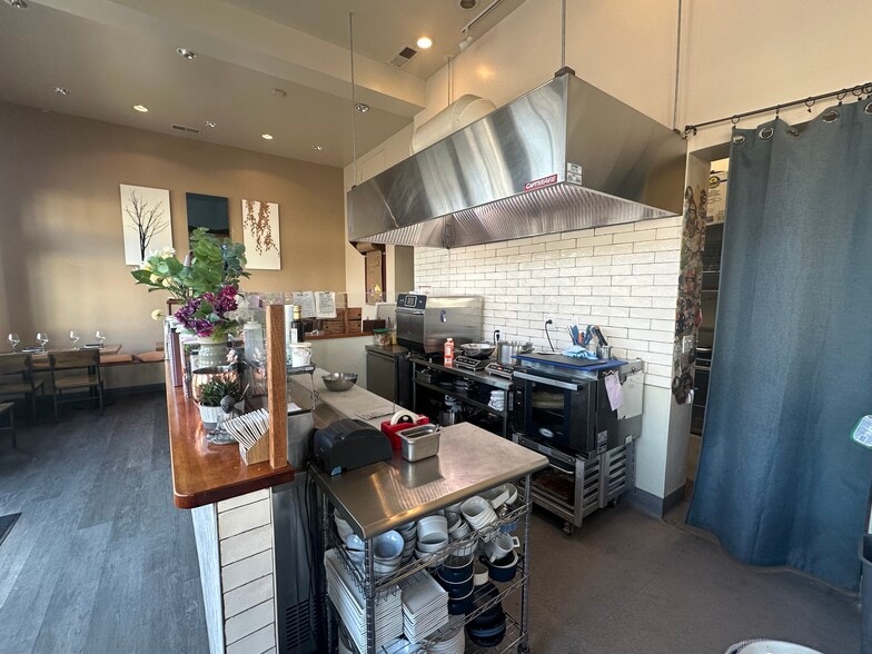 27 Devine St, San Jose, CA à vendre - Photo de l’immeuble – Image 2 sur 25