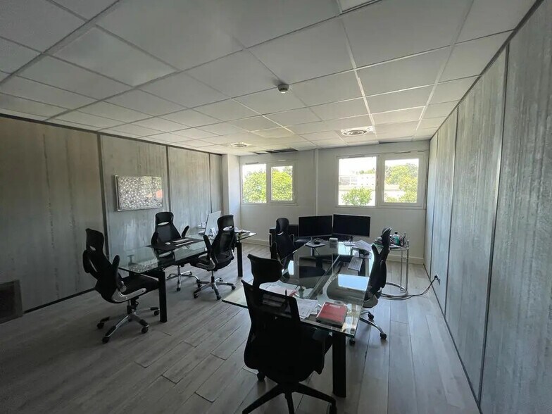 Bureau dans Marseille à louer - Photo de l’immeuble – Image 2 sur 6
