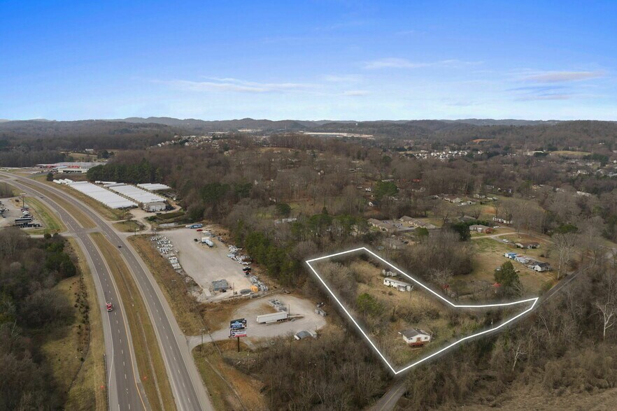 2111 Woods Creek Rd, Knoxville, TN à vendre - Photo de l’immeuble – Image 2 sur 8
