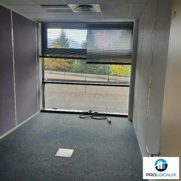 Bureau dans Montbonnot-Saint-Martin à louer - Photo de l’immeuble – Image 3 sur 26