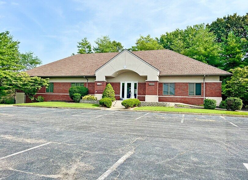 28 Bronze Pointe Blvd, Swansea, IL à louer - Photo de l’immeuble – Image 1 sur 3