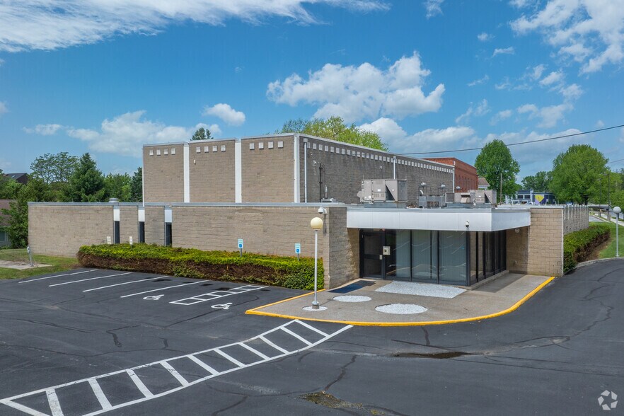 140 Sipe Ave, Hummelstown, PA à louer - Photo de l’immeuble – Image 1 sur 22