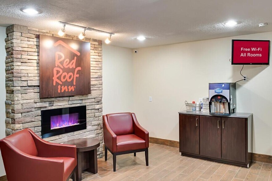 7314 E 21st St, Indianapolis, IN à vendre - Photo de l’immeuble – Image 3 sur 11