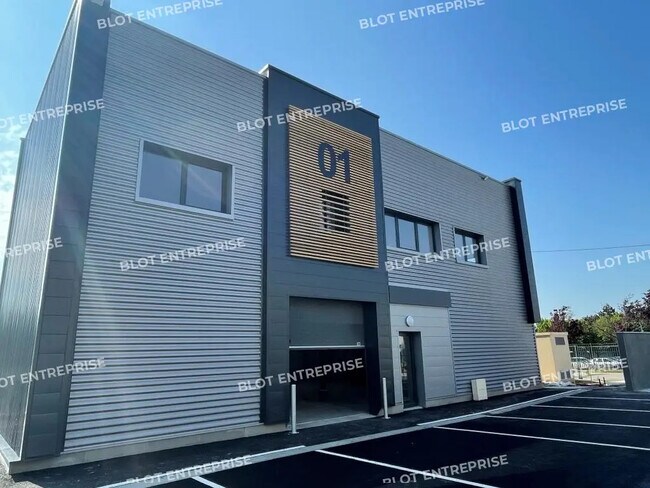 Plus de détails pour 14 Rue Robert Schuman, Saint-Herblain - Local d'activités à louer