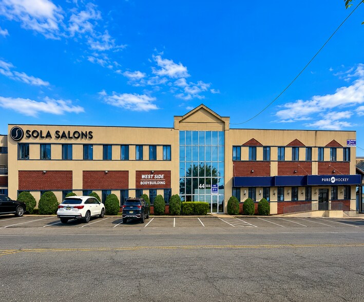 44 Commerce Rd, Stamford, CT à louer - Photo de l’immeuble – Image 2 sur 7