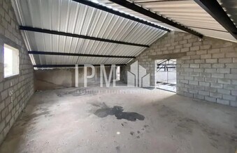 Local d’activités dans Châteauneuf-les-Martigues à louer Photo intérieure– Image 2 sur 4