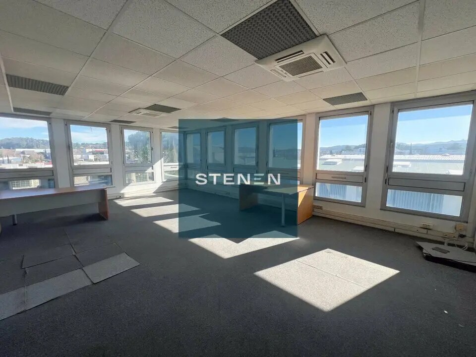 40 Rue Claude Nicolas Ledoux, Aix-en-Provence à louer Photo intérieure– Image 1 sur 4