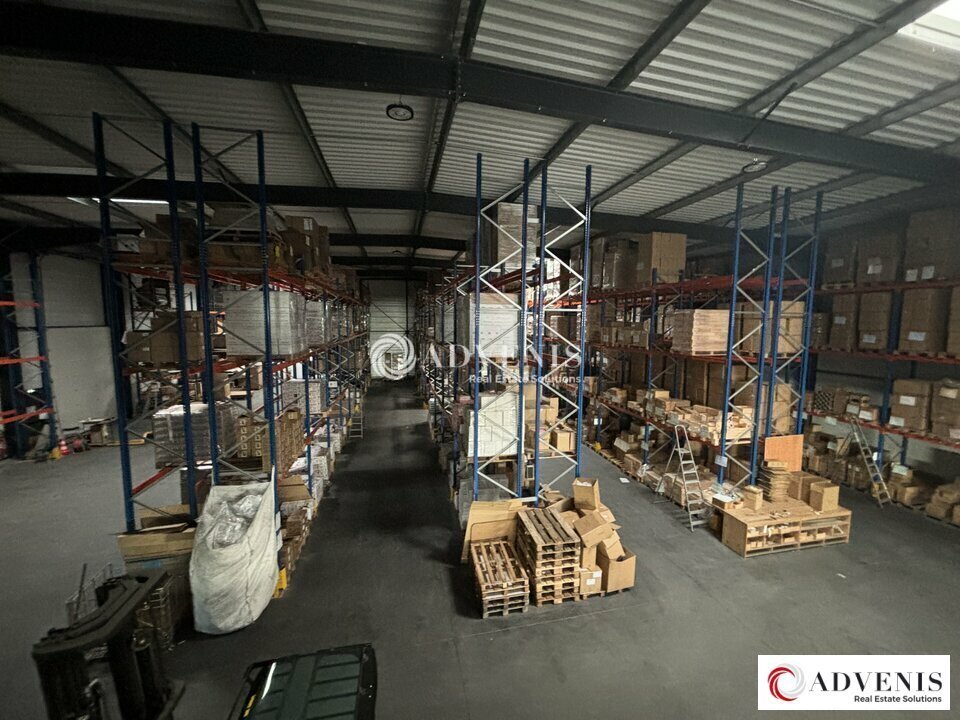 Industriel/Logistique dans Saint-Magne-de-Castillon à louer Photo de l’immeuble– Image 1 sur 5
