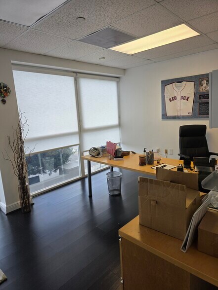 1400 NW 107th Ave, Miami, FL à louer - Photo de l’immeuble – Image 2 sur 28