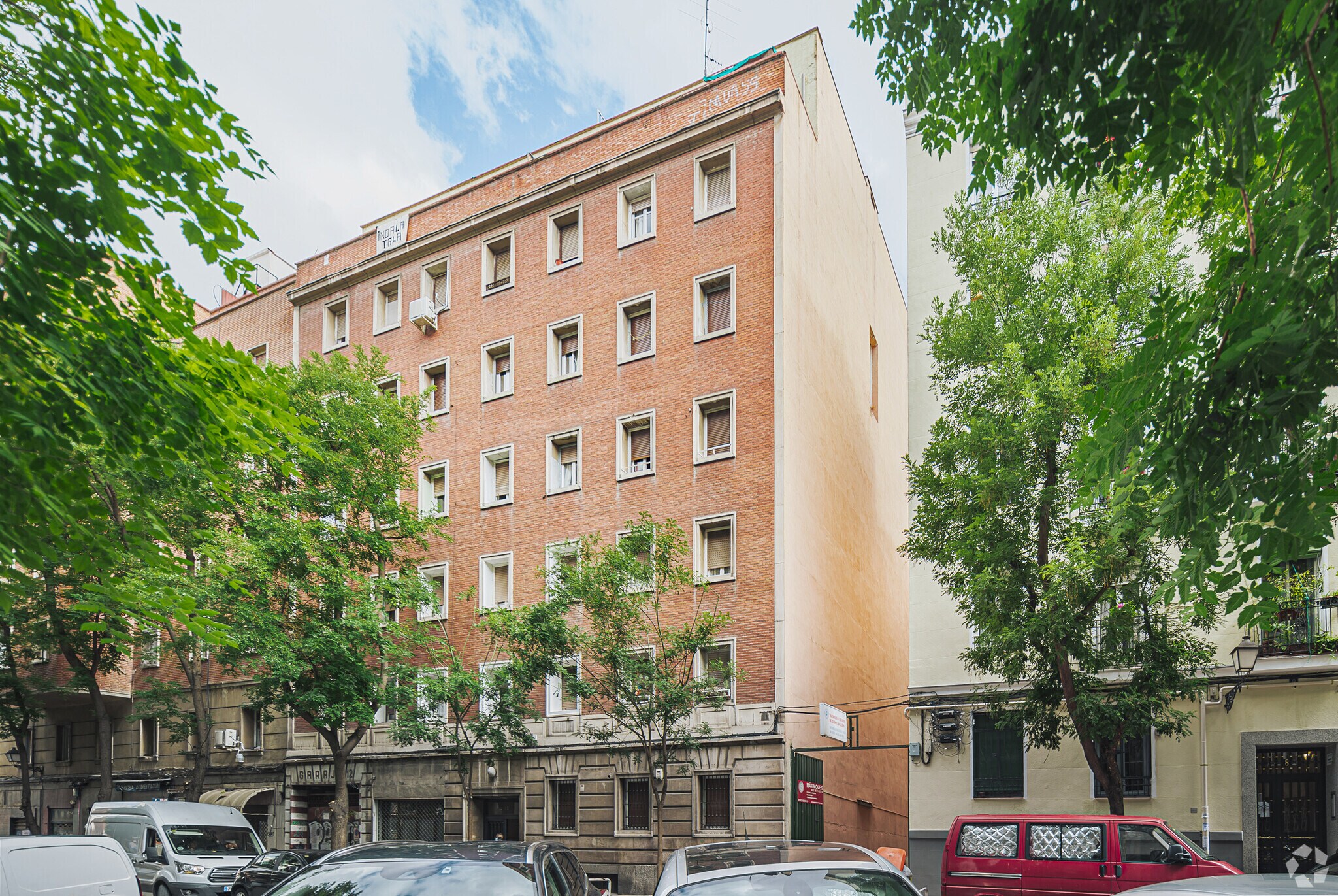 Calle Divino Vallés, 12, Madrid, Madrid à louer Photo principale– Image 1 sur 2
