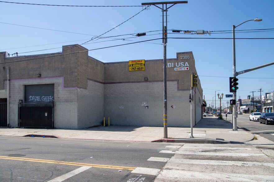 2300 S Hill St, Los Angeles, CA à vendre - Photo de l’immeuble – Image 2 sur 3