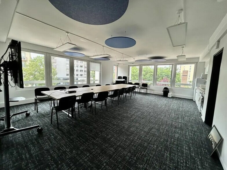 Bureau dans Metz à louer - Photo de l’immeuble – Image 2 sur 18