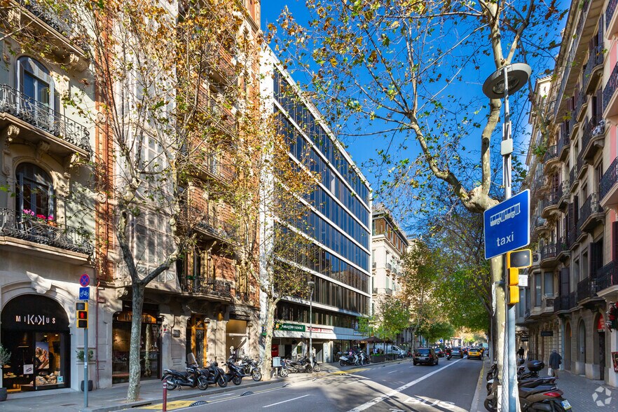 Carrer de València, 243, Barcelone, Barcelona à louer - Photo de l’immeuble – Image 2 sur 6