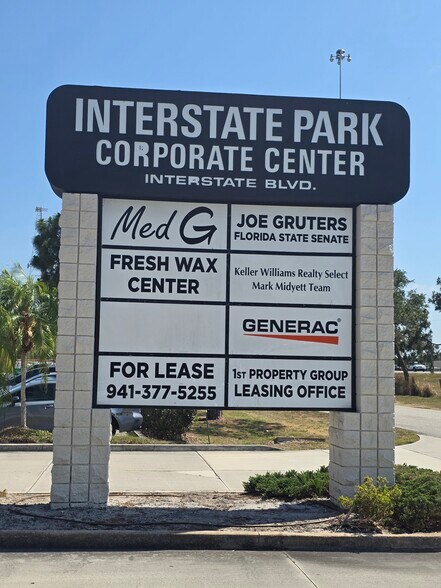 313-407 Interstate Blvd, Sarasota, FL à louer - Photo de l’immeuble – Image 2 sur 6