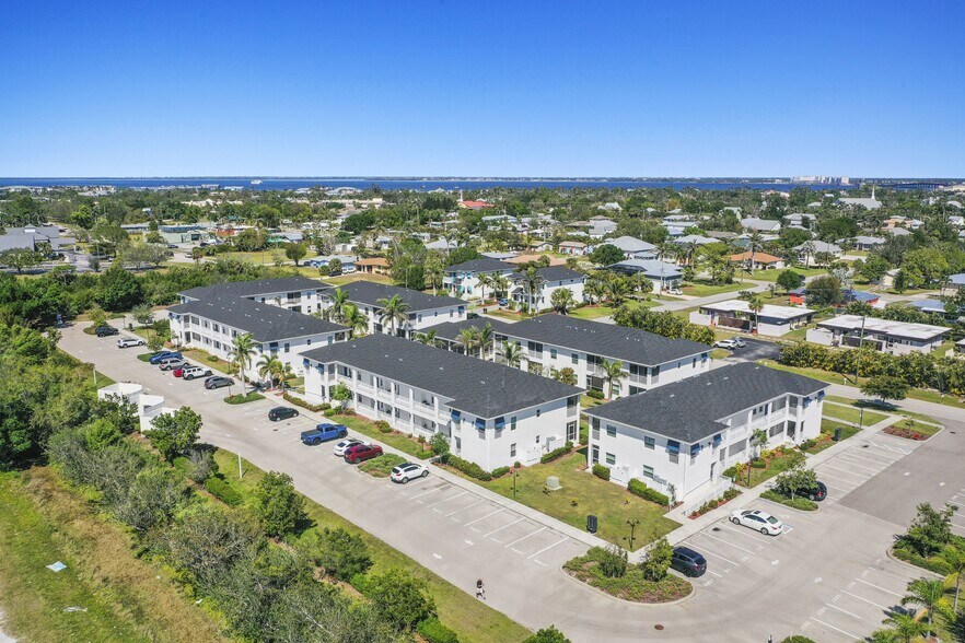 The Punta Gorda Portfolio portefeuille de 6 biens à vendre sur LoopNet.fr - Photo de l’immeuble – Image 2 sur 30