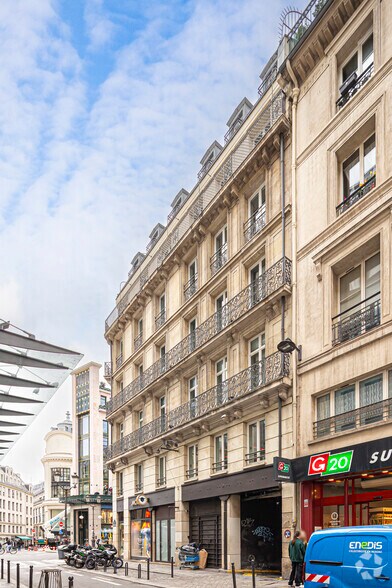 128 Rue De Rivoli, Paris à louer - Photo de l’immeuble – Image 3 sur 14