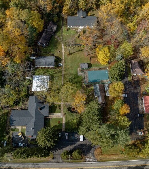 12944 Aquilla Rd, Chardon, OH à vendre - Photo de l’immeuble – Image 3 sur 5