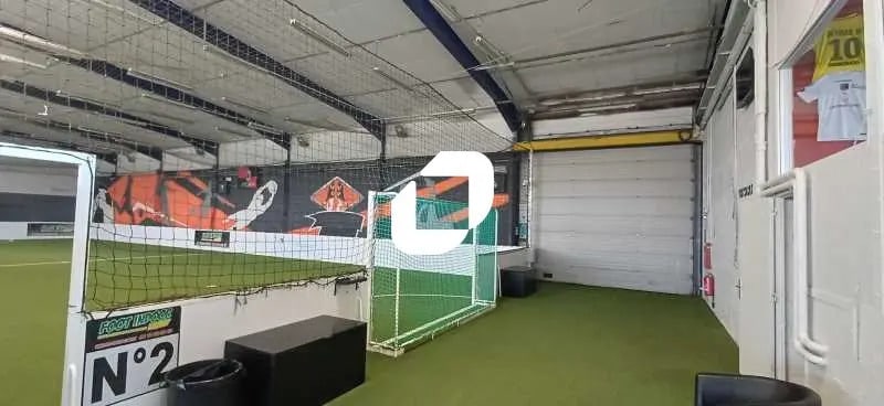 Local d’activités dans Limay à louer - Photo de l’immeuble – Image 2 sur 12