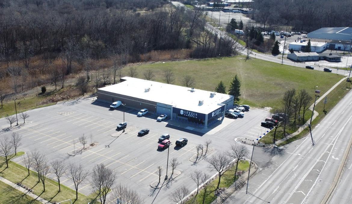 2060 Dixie Hwy, Waterford, MI à louer Photo principale– Image 1 sur 5
