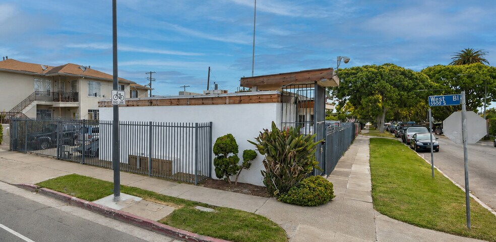 5924 West Blvd, Los Angeles, CA à vendre - Photo de l’immeuble – Image 1 sur 8
