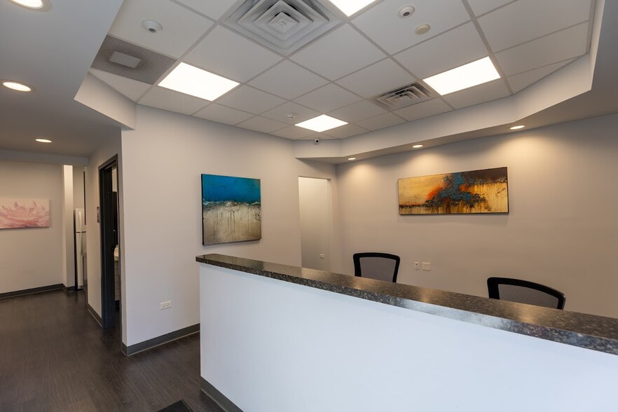 9300 W Ogden Ave, Brookfield, IL à louer - Photo de l’immeuble – Image 2 sur 24