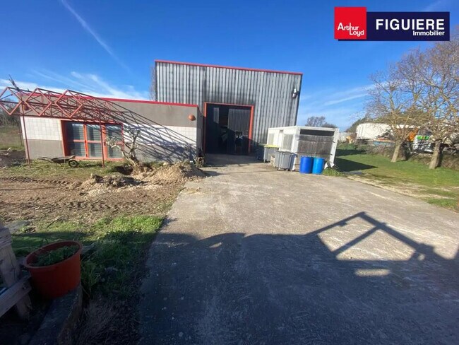 Plus de détails pour Local d'activités à louer