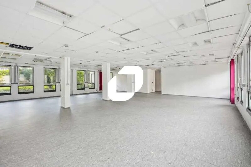 Local d’activités dans Courbevoie à louer - Photo de l’immeuble – Image 1 sur 9