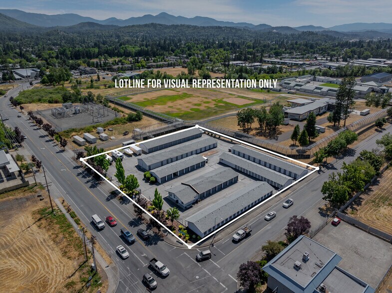 578 NE Agness Ave, Grants Pass, OR à vendre - Photo de l’immeuble – Image 2 sur 40