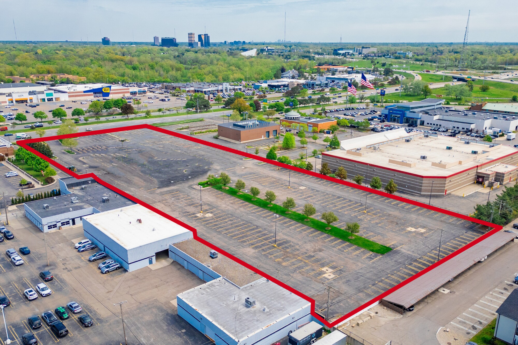28333 Telegraph Rd, Southfield, MI à vendre Autre– Image 1 sur 2