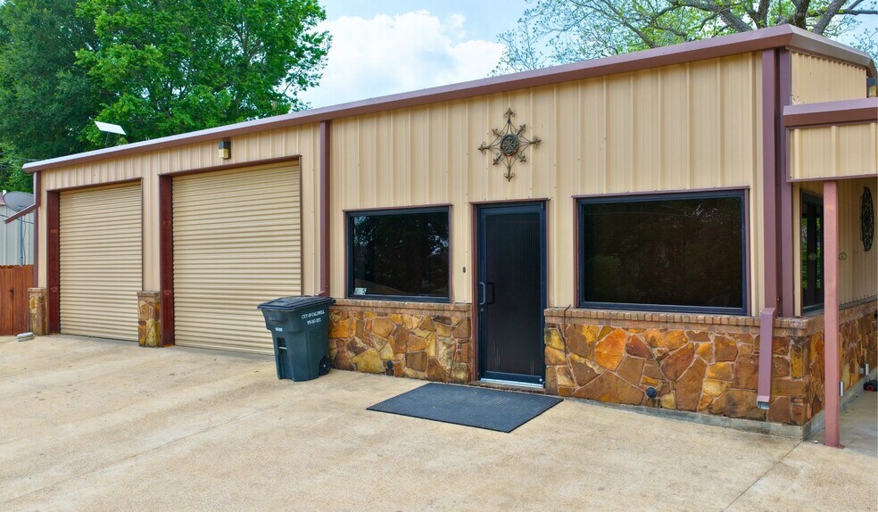 405 N Johnston St, Caldwell, TX à vendre - Photo de l’immeuble – Image 3 sur 10