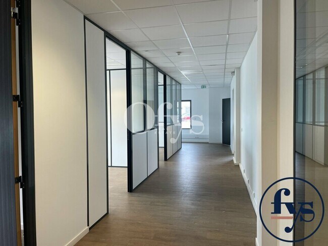 Plus de détails pour 10 Rue Jacquard, Chassieu - Bureau à louer