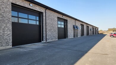 2110 Fasan Dr, Tecumseh, ON à louer Photo intérieure– Image 2 sur 9