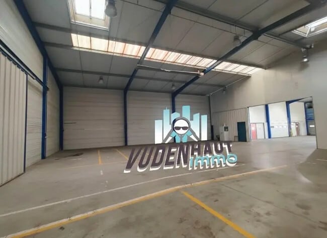 Plus de détails pour Local d'activités à louer