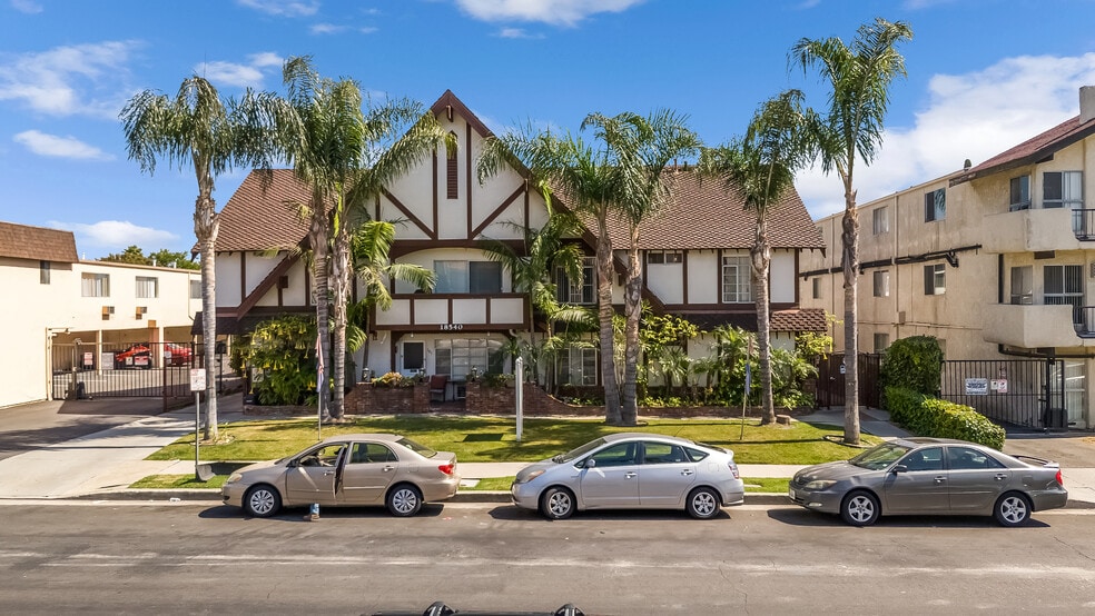 18540 Prairie St, Northridge, CA à vendre - Photo de l’immeuble – Image 1 sur 10