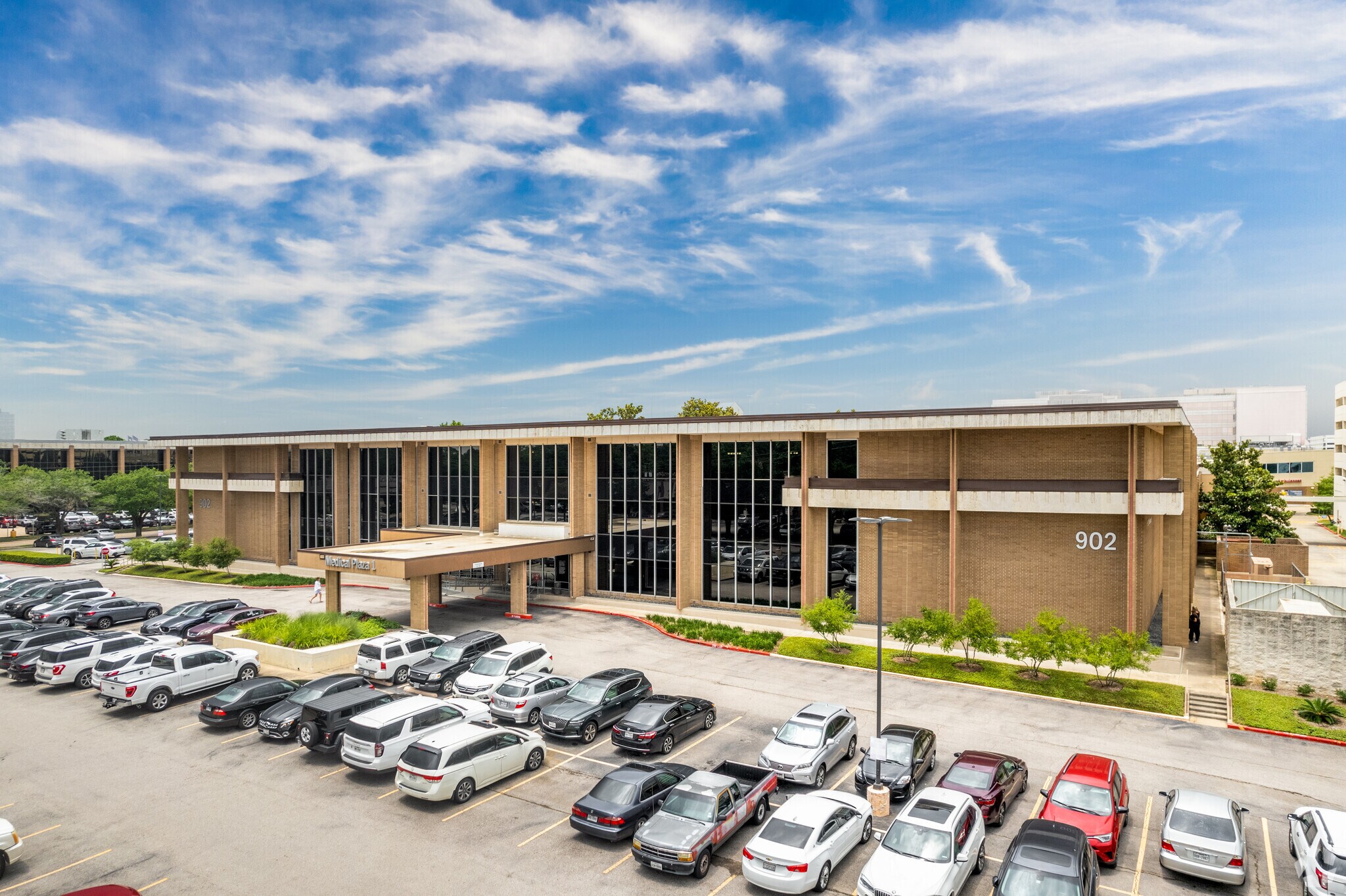 902 Frostwood Dr, Houston, TX à louer Photo de l’immeuble– Image 1 sur 8